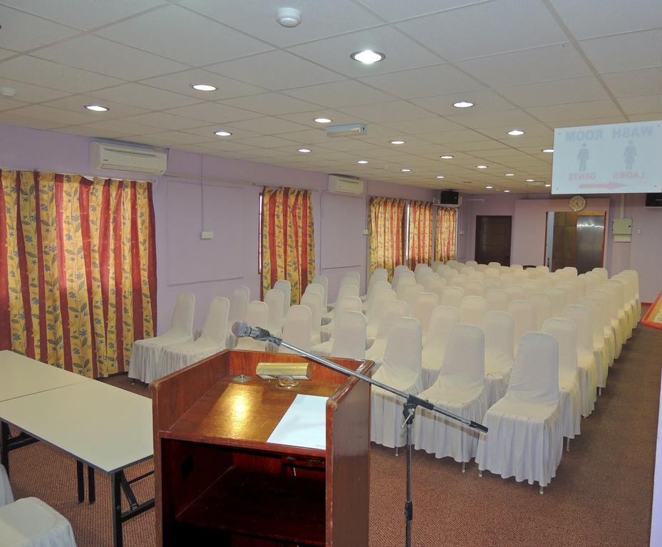 Carlton Star Hotel